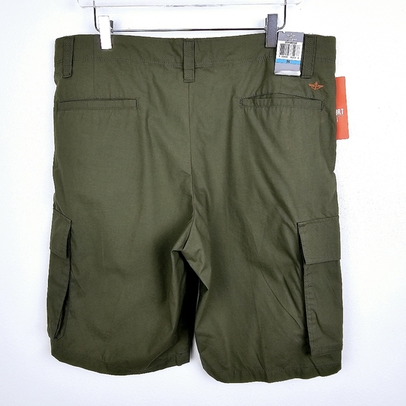 Dockers Classic Fit Green Cargo Shorts NWT - Picture 2 of 8